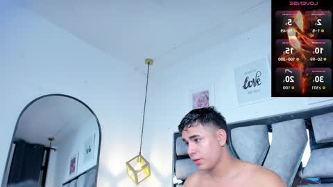 lianfox_ online show from April 12, 2026, 1:16 pm
