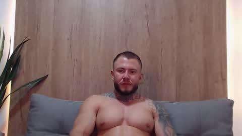 lianjones9 online show from January 28, 2025, 1:29 am