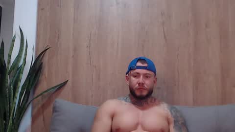 lianjones9 online show from January 28, 2025, 9:08 pm