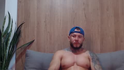 lianjones9 online show from January 29, 2025, 12:12 am