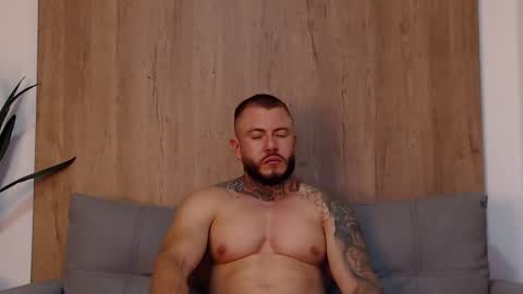 lianjones9 online show from March 7, 2025, 10:54 pm