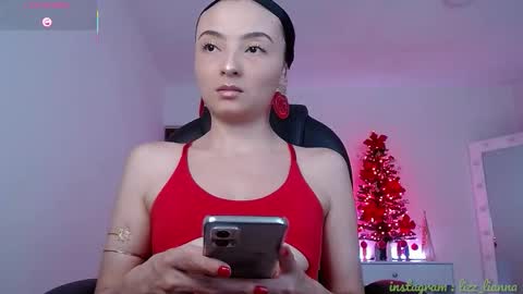 Snapshot of lianna_hot chatting on December 21, 2025, 9:33 pm --- buy my content naughty in my bio- online show from December 21, 2025, 9:33 pm