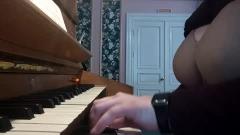 liaorgel online show from February 2, 2025, 7:52 am