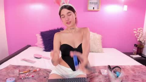 liapinket online show from April 8, 2026, 1:33 pm