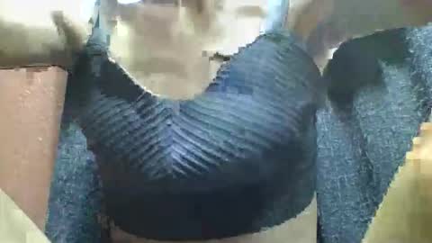 liaraisha online show from November 12, 2025, 3:01 pm