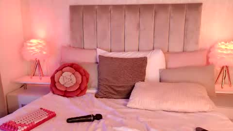 Liora online show from July 17, 2026, 10:14 pm