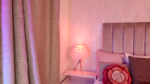 Liora online show from July 18, 2026, 10:35 pm