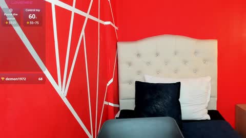 Lia Roberts online show from December 17, 2024, 4:11 pm