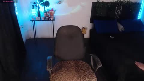 LiaScarlett online show from November 2, 2025, 4:15 am