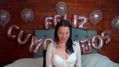 LIA TAYLOR  online show from December 25, 2024, 1:20 am