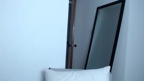 LIA TAYLOR  online show from February 20, 2025, 11:54 pm