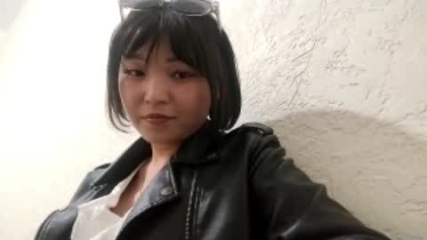 Molly online show from May 1, 2026, 8:35 pm