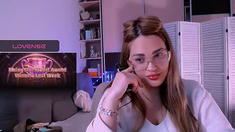 libra_mia online show from January 16, 2026, 1:59 pm