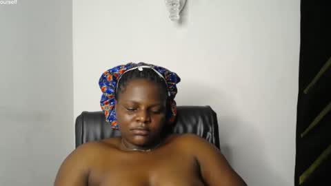 Snapshot of lick_pussyjuice chatting on February 13, 2025, 12:11 pm kimani online show from February 13, 2025, 12:11 pm