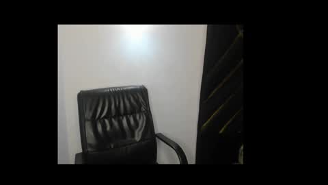 Snapshot of lick_pussyjuice chatting on February 17, 2025, 7:58 am kimani online show from February 17, 2025, 7:58 am