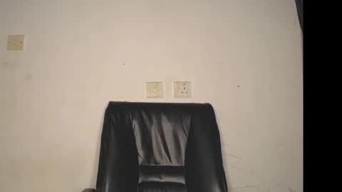 Snapshot of lick_pussyjuice chatting on September 12, 2025, 10:04 am kimani online show from September 12, 2025, 10:04 am