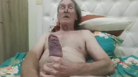 Snapshot of lickittostickit chatting on February 7, 2025, 3:19 pm lickittostickit online show from February 7, 2025, 3:19 pm