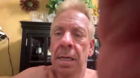 Snapshot of lickmysnowballs chatting on October 7, 2025, 8:11 am lickmysnowballs online show from October 7, 2025, 8:11 am