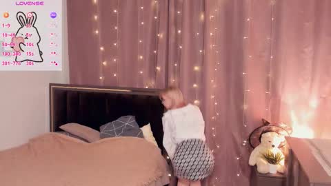 Snapshot of lidiaklemencic chatting on October 13, 2025, 7:14 pm Ann online show from October 13, 2025, 7:14 pm