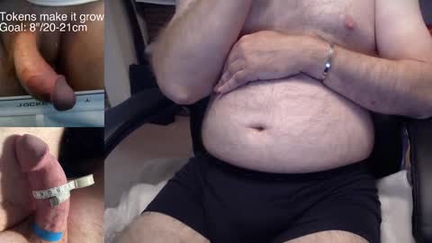 Snapshot of liebestool008 chatting on October 8, 2025, 11:41 am 8curve online show from October 8, 2025, 11:41 am