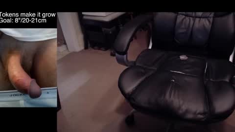 Snapshot of liebestool008 chatting on December 17, 2025, 12:00 pm 8curve online show from December 17, 2025, 12:00 pm