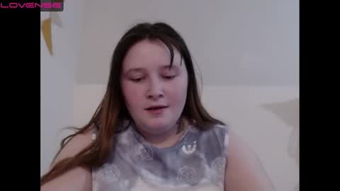 light_lunaa online show from January 8, 2025, 11:54 am
