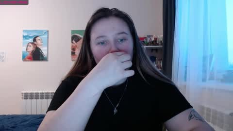 light_lunaa online show from March 3, 2025, 12:16 pm