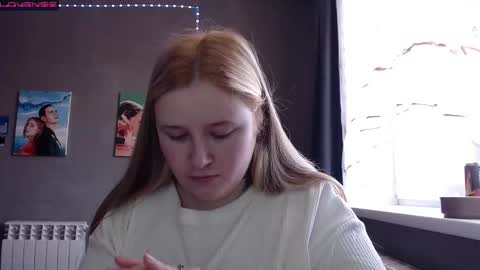 light_lunaa online show from October 20, 2025, 5:30 am