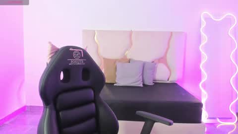 LIAH  online show from February 28, 2025, 10:17 pm