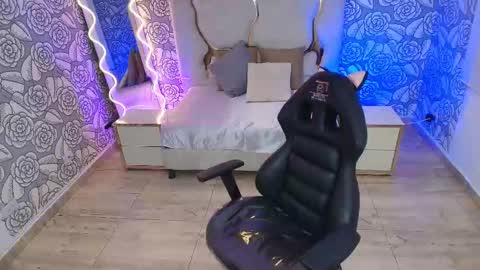 LIAH  online show from March 1, 2025, 12:12 pm