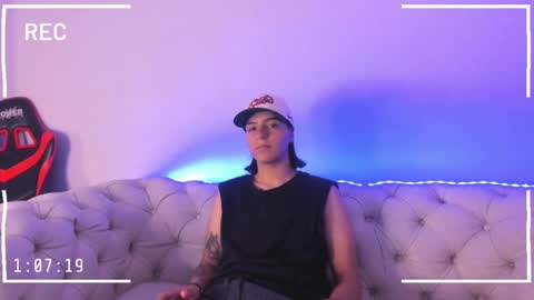 liiam_smith_ online show from January 28, 2025, 3:35 pm