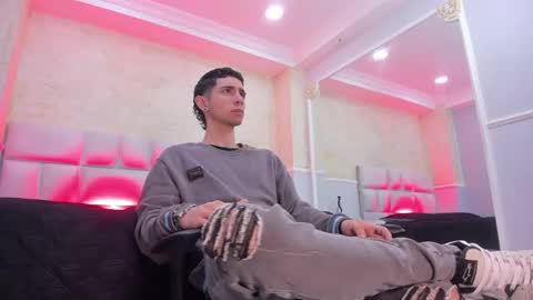 L I I A M online show from February 18, 2025, 4:15 am