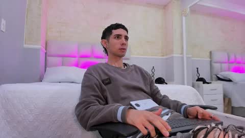 L I I A M online show from March 4, 2025, 5:32 am