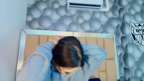 Miia online show from February 2, 2026, 7:01 pm