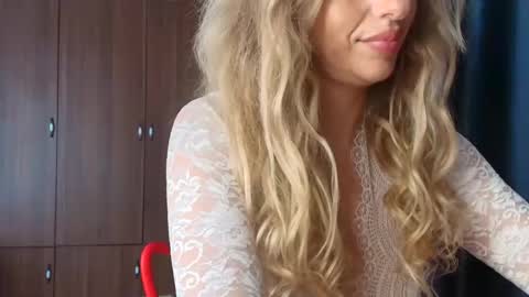 Mia                   Onlyfans link -  online show from April 15, 2026, 6:42 am