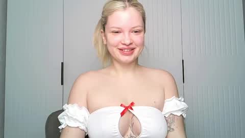 Snapshot of like_sun chatting on May 28, 2026, 6:00 am Call me Anna online show from May 28, 2026, 6:00 am