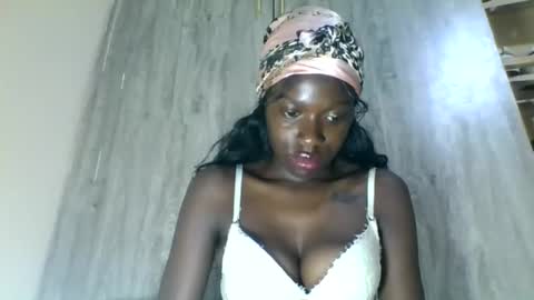 Snapshot of lil6041 chatting on October 28, 2025, 10:23 pm lil6041 online show from October 28, 2025, 10:23 pm