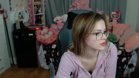 Snapshot of lil__bunny2005 chatting on February 24, 2025, 4:16 am Lil Bunny online show from February 24, 2025, 4:16 am