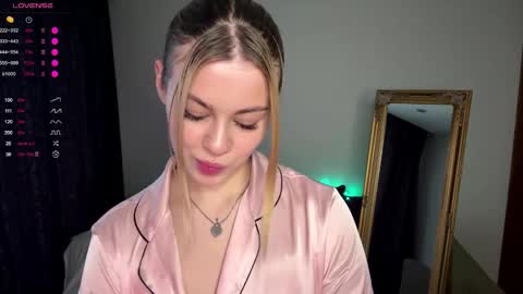 Snapshot of lil_elisa chatting on October 26, 2025, 11:16 am Elisa  online show from October 26, 2025, 11:16 am