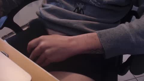 lil_j_ online show from October 6, 2025, 1:08 pm