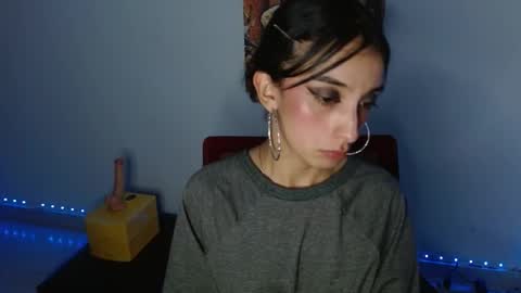 Snapshot of lil_lisaa chatting on December 12, 2024, 2:59 am Lisaa online show from December 12, 2024, 2:59 am