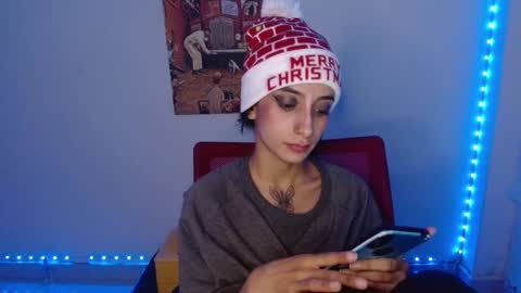 Snapshot of lil_lisaa chatting on December 17, 2024, 8:45 am Lisaa online show from December 17, 2024, 8:45 am