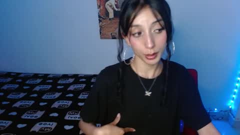 Snapshot of lil_lisaa chatting on February 1, 2025, 2:58 am Lisaa online show from February 1, 2025, 2:58 am