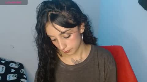 Snapshot of lil_lisaa chatting on December 17, 2025, 7:47 am Lisaa online show from December 17, 2025, 7:47 am