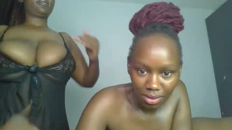 Snapshot of lil_meg chatting on February 1, 2026, 9:24 pm lil_meg online show from February 1, 2026, 9:24 pm