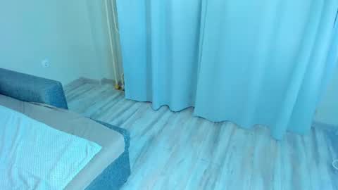 lil_tiffani online show from June 17, 2026, 12:18 pm