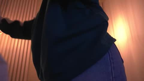 L I L A   online show from March 28, 2026, 3:50 am