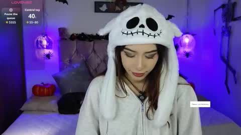 lila_min online show from October 21, 2025, 2:07 pm