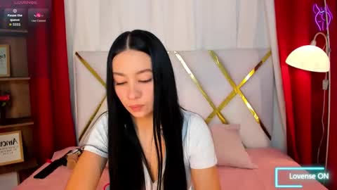 Snapshot of lila_pinky_ chatting on April 20, 2026, 11:46 am lila_pinky_ online show from April 20, 2026, 11:46 am