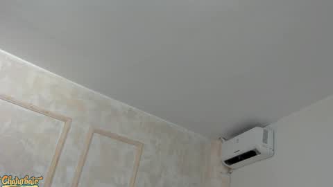 lila bailey  online show from September 25, 2025, 7:39 pm